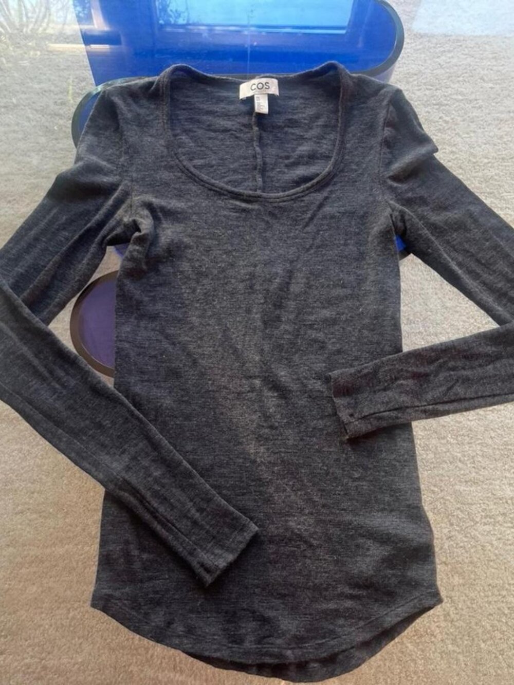 COS dark gray thin long sleeve shirt sweater in 100% wool. Size Medium
